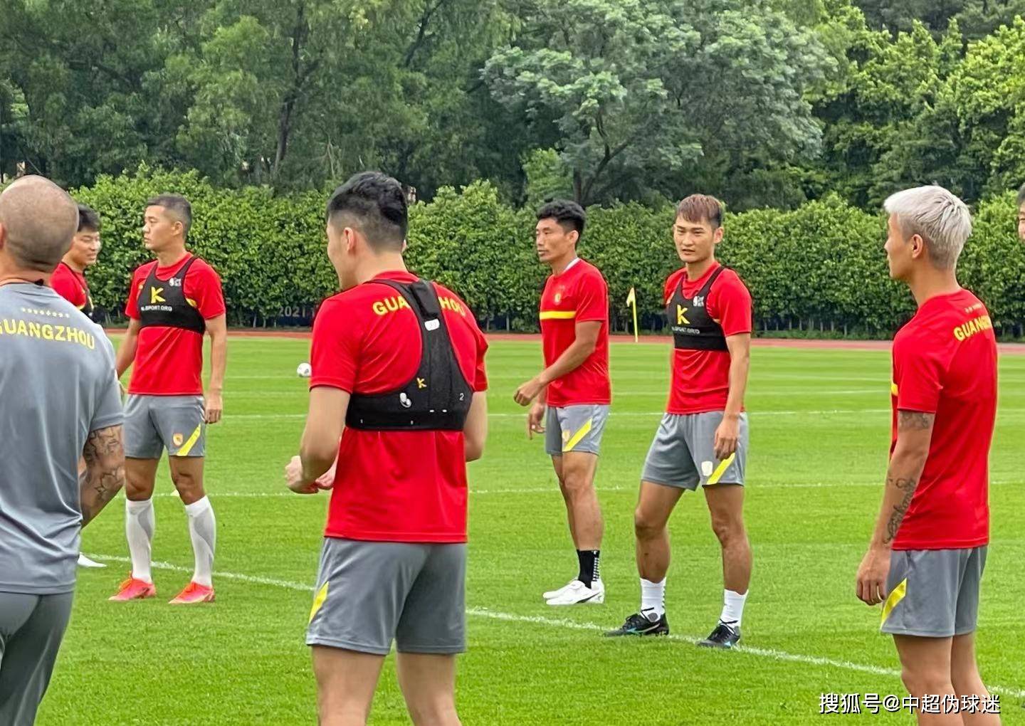 爱游戏app重磅！转会期休斯敦火箭调整名单以备荷甲风云突变曼城赛后豪取连胜，广州队冲刺阶段内部沟通的简单介绍