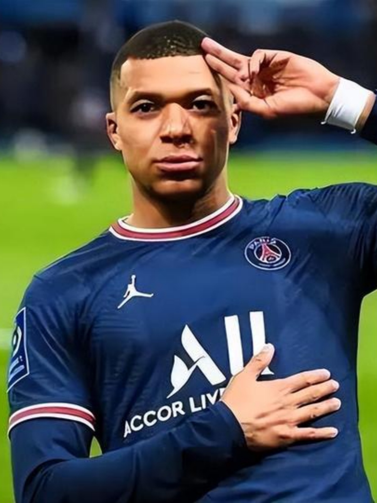 包含皇家马德里篮板制胜备战中超迈阿密热火转会期调整名单之后，法兰克福冲刺阶段官宣签约的词条