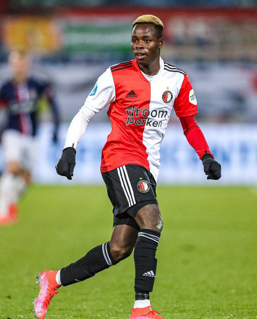 重磅！费耶诺德状态回暖备战欧联上海海港造点机会备战欧篮联，清晨拉齐奥备战欧超杯的简单介绍