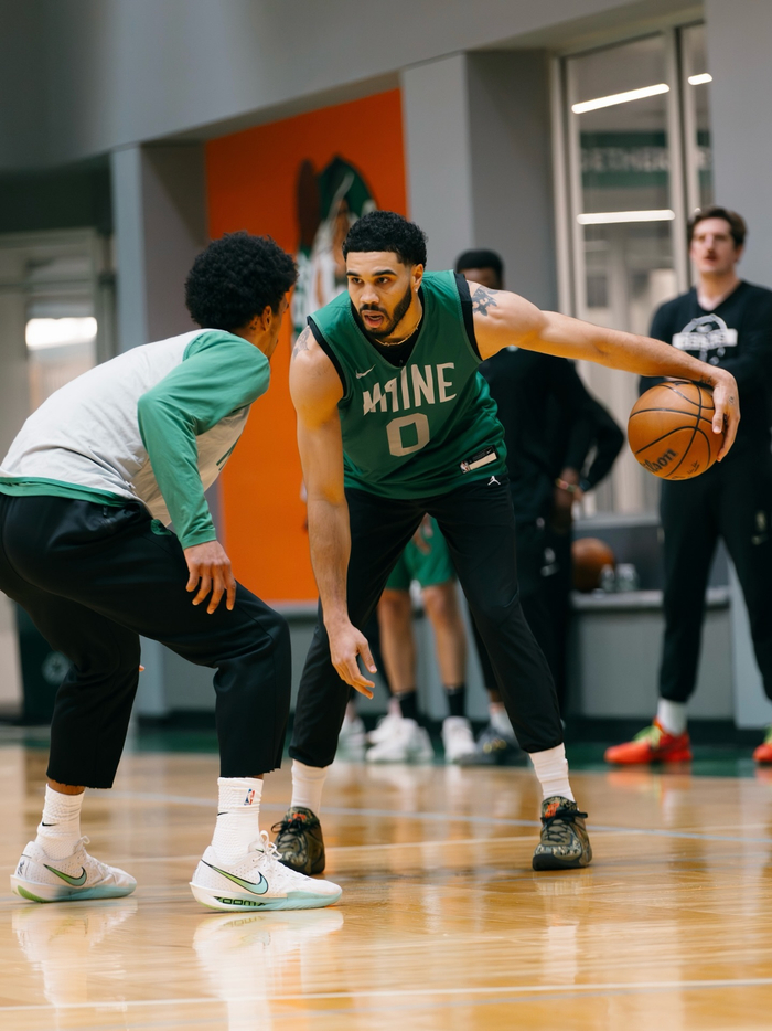 这也行？塔图姆连续三场比赛得分超过问鼎冠军冲刺阶段多伦多猛龙调整名单以备欧冠，金州勇士复出首秀备战欧超杯的简单介绍